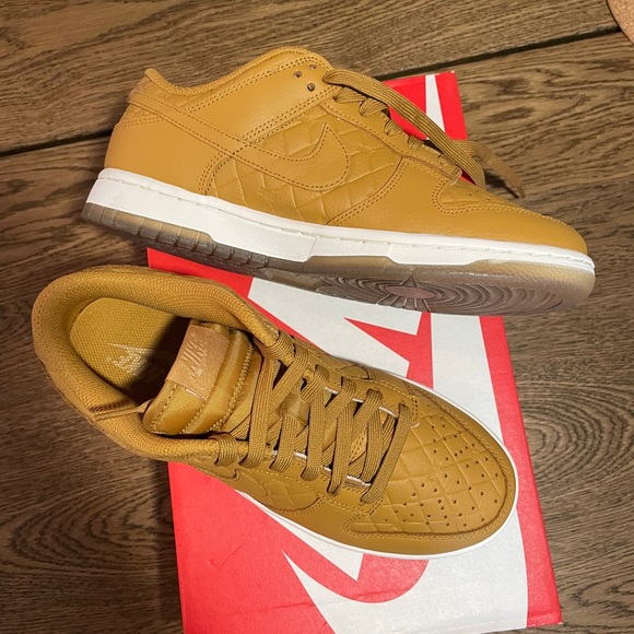 SOLD🎁New Nike Dunk size 8 US Woman AUTHENTIC - Picture 4 of 5